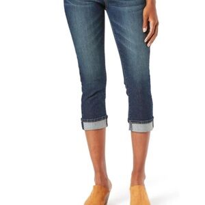 Signature by Levi Strauss Cropped Rolled-Hem Jeans in Dark Blue Wash